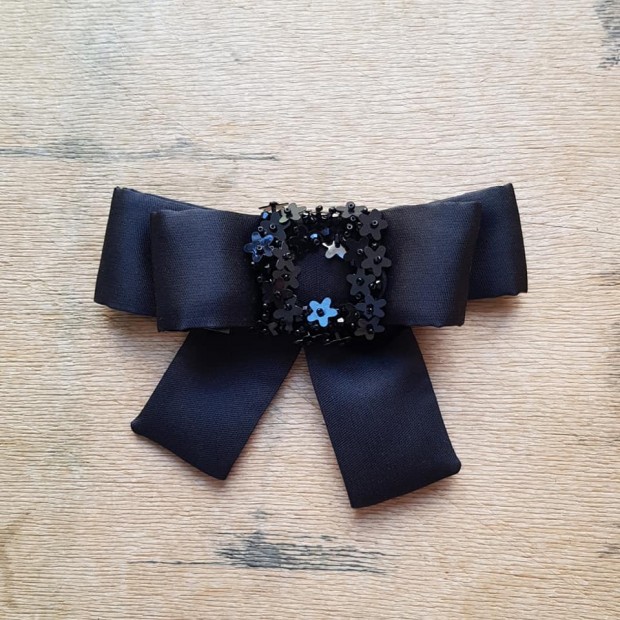 CATHERINE OSTI sagė Alexandra Black CATHERINE OSTI sagė Alexandra Black